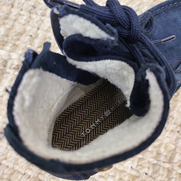 NEW Tommy Hilfiger Sherpa-lined Suede LaceUp Wedge - Picture 9 of 9